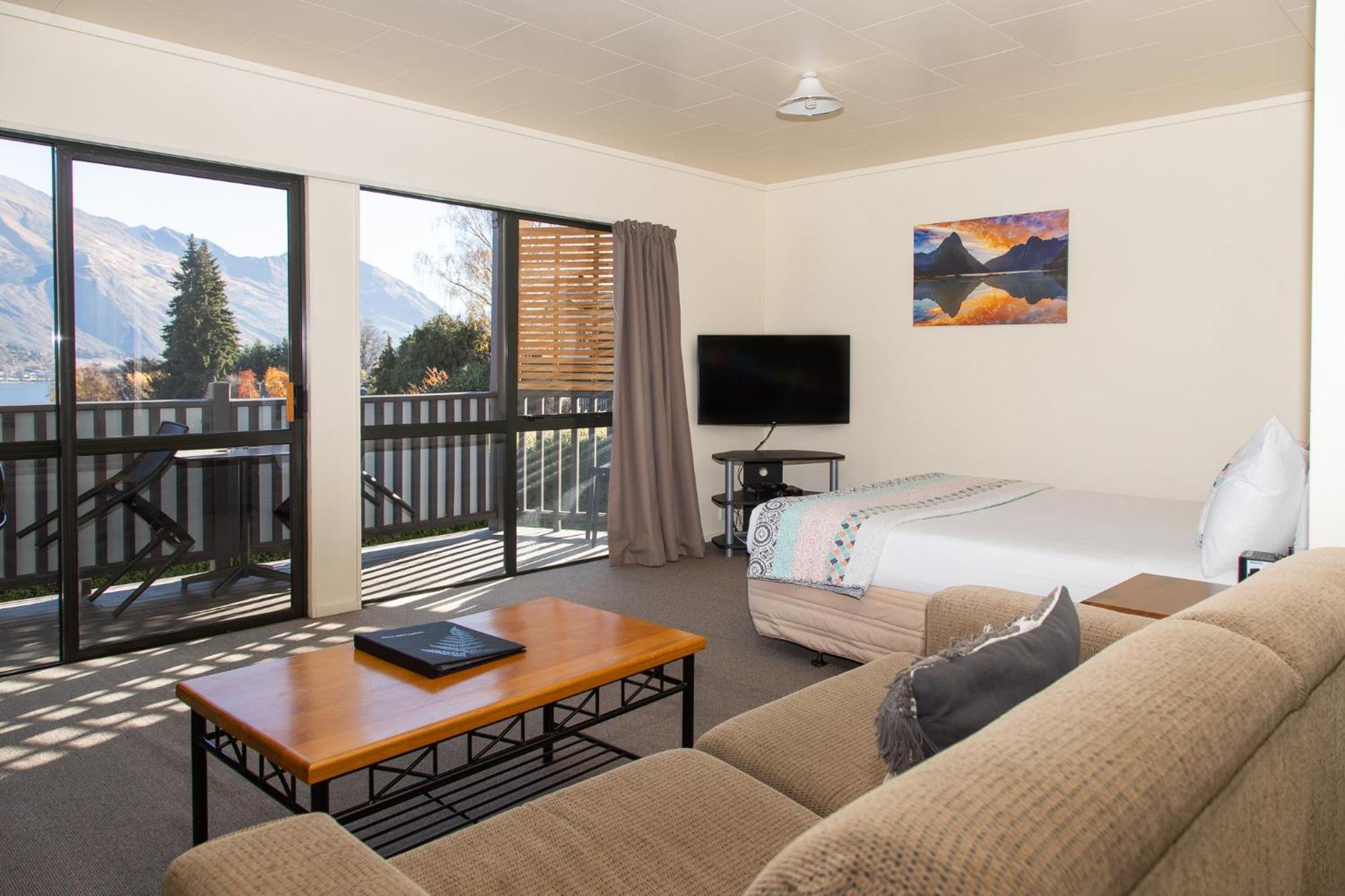 Ride Base Wanaka Apartments エクステリア 写真