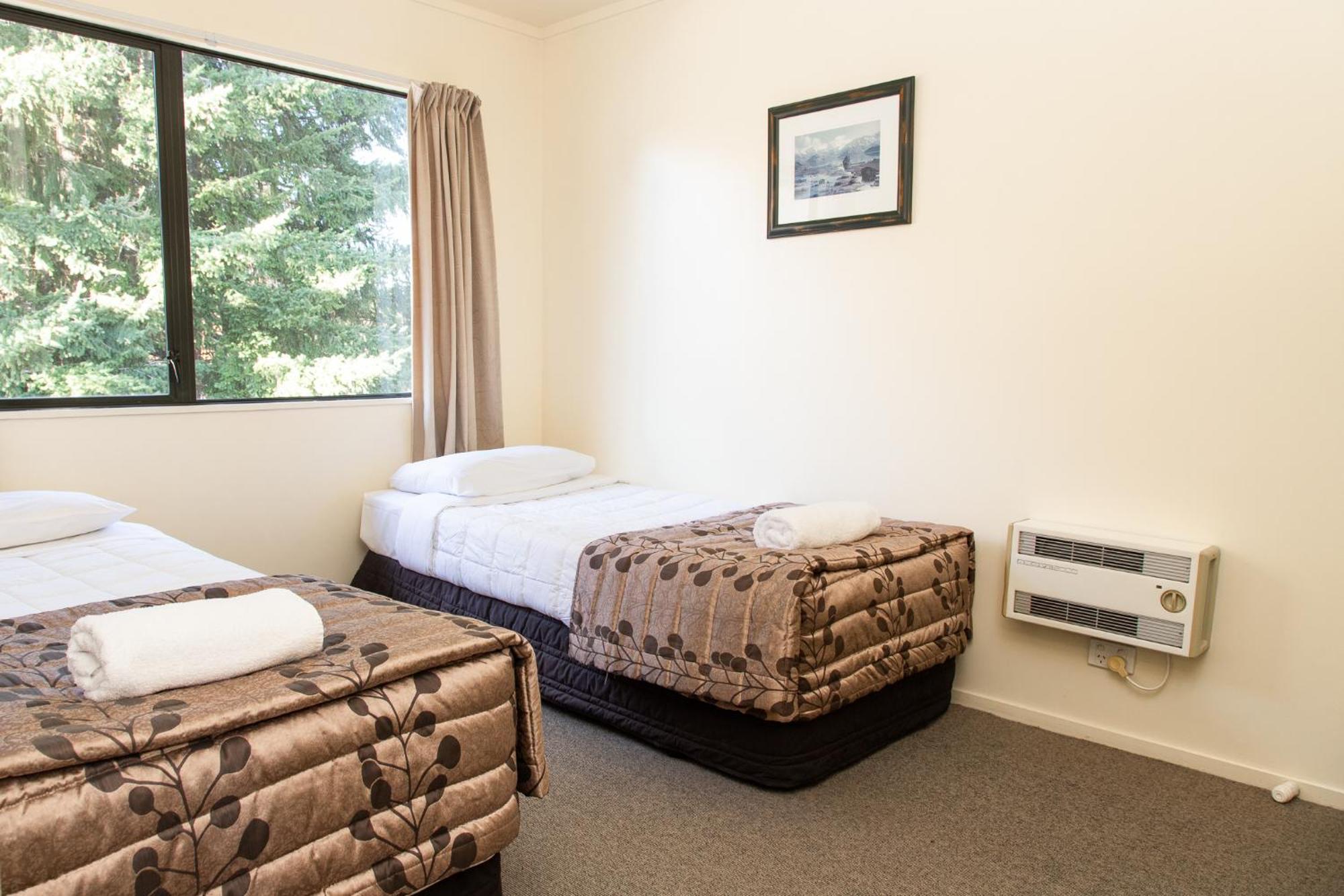 Ride Base Wanaka Apartments エクステリア 写真