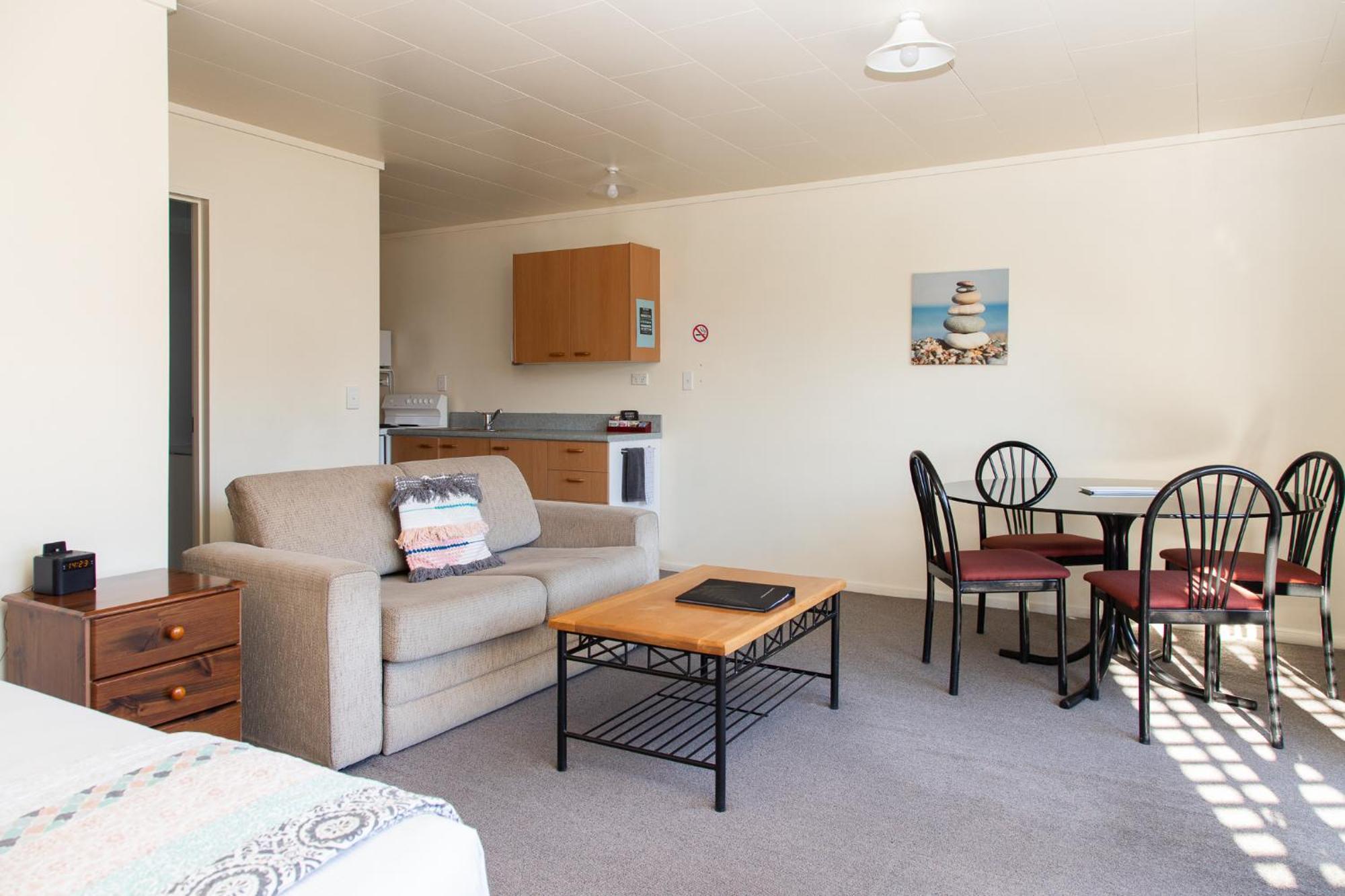 Ride Base Wanaka Apartments エクステリア 写真