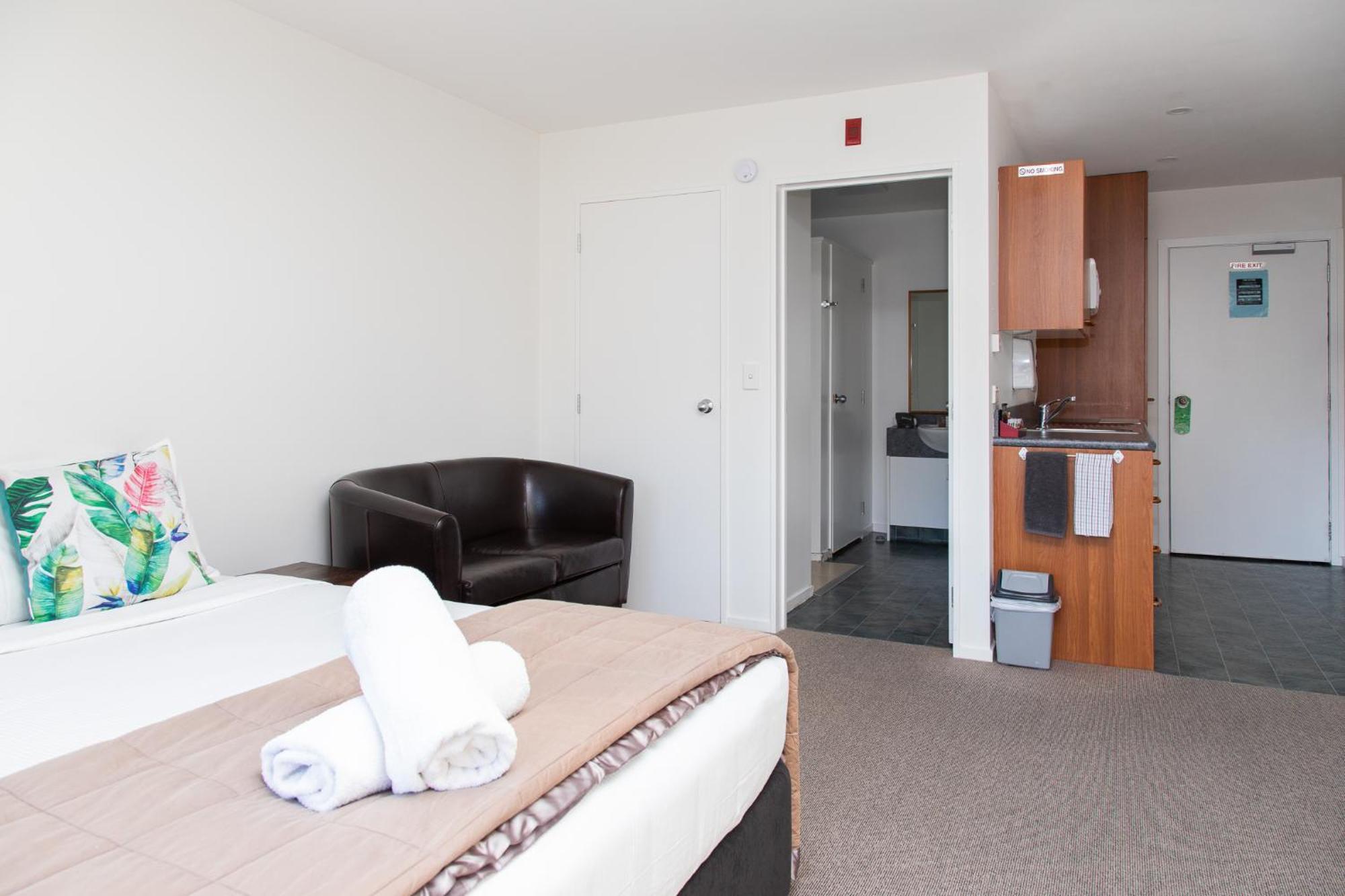 Ride Base Wanaka Apartments エクステリア 写真