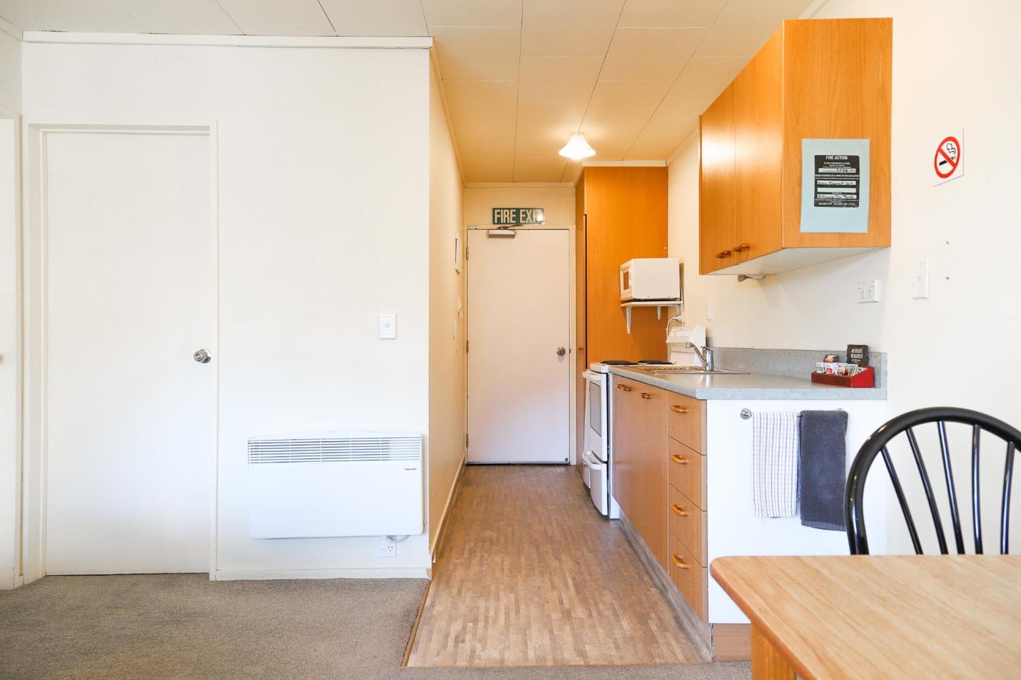 Ride Base Wanaka Apartments エクステリア 写真